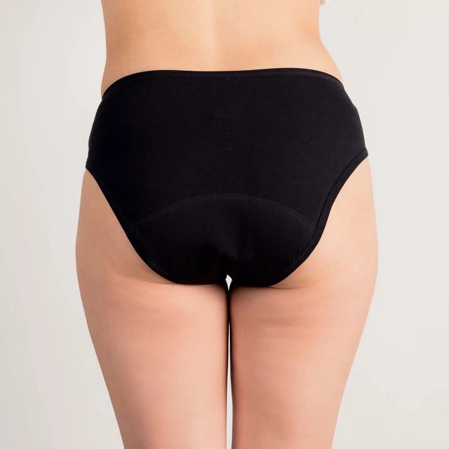 braga menstrual color negro por detrás